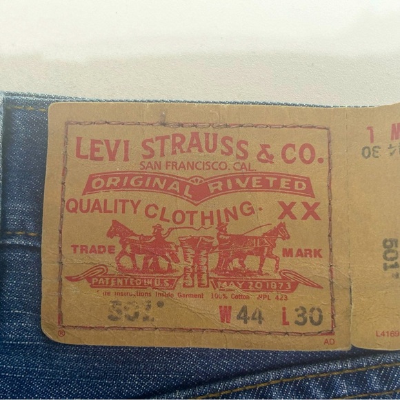 Levi's 501 Original Straight Leg Button-Fly Jeans Size 44 X 30 - Picture 7 of 9